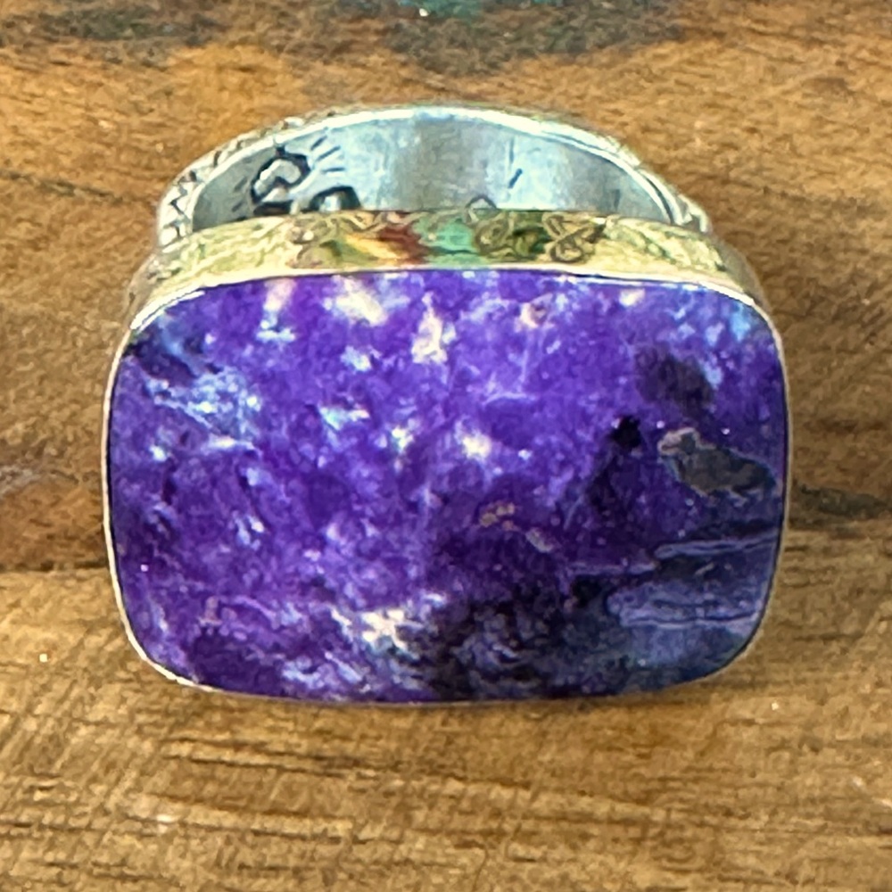 Jes MaHarry “Intuition” ring. New in box from Sundance.